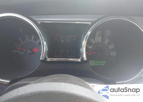 2009 Ford Mustang V6/V6 Premium z USA, uszkodzony, nr VIN 1ZVHT80NX95137108